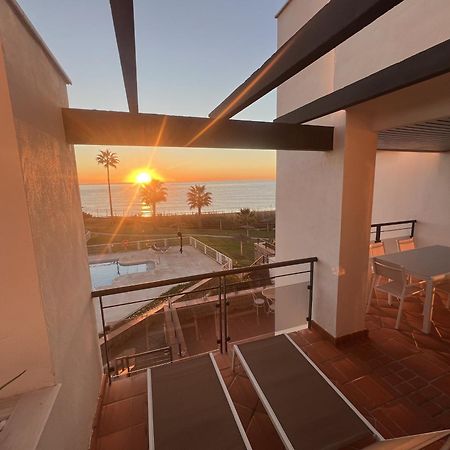 Sunrise Beach Front - Casares Del Mar Kültér fotó