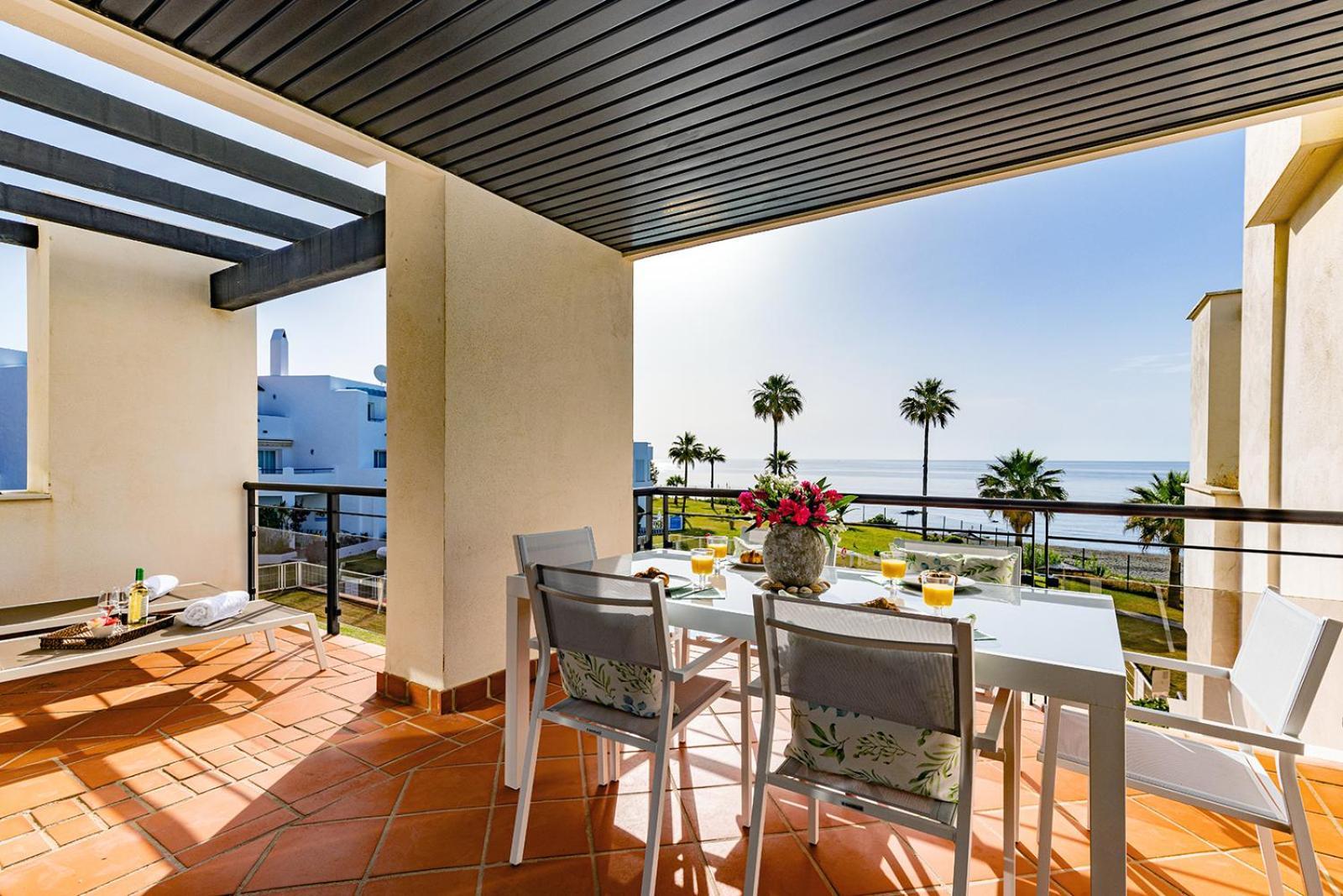 Sunrise Beach Front - Casares Del Mar Kültér fotó