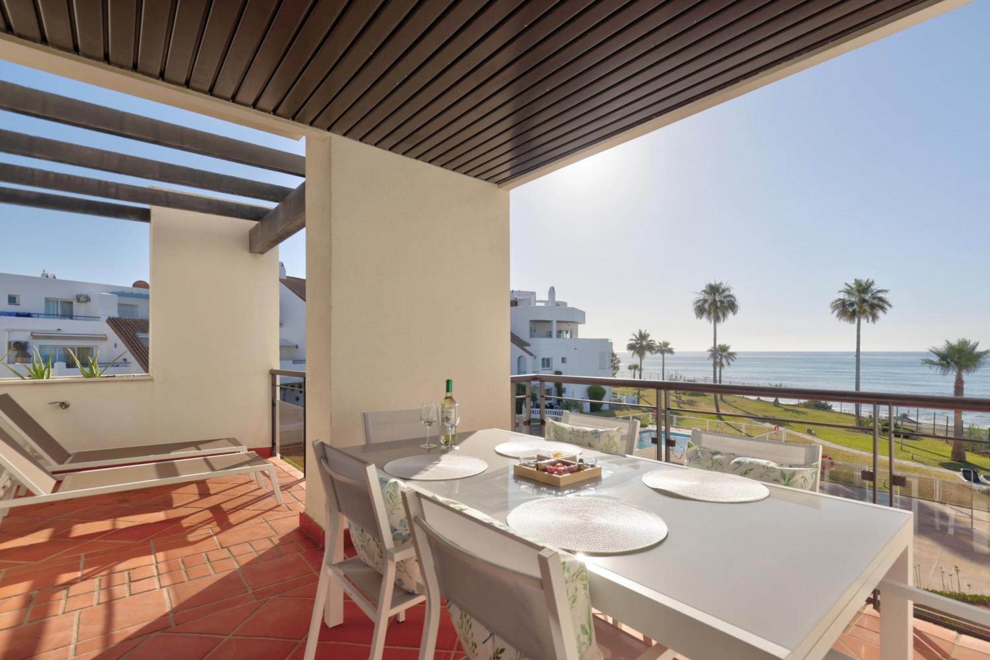 Sunrise Beach Front - Casares Del Mar Kültér fotó