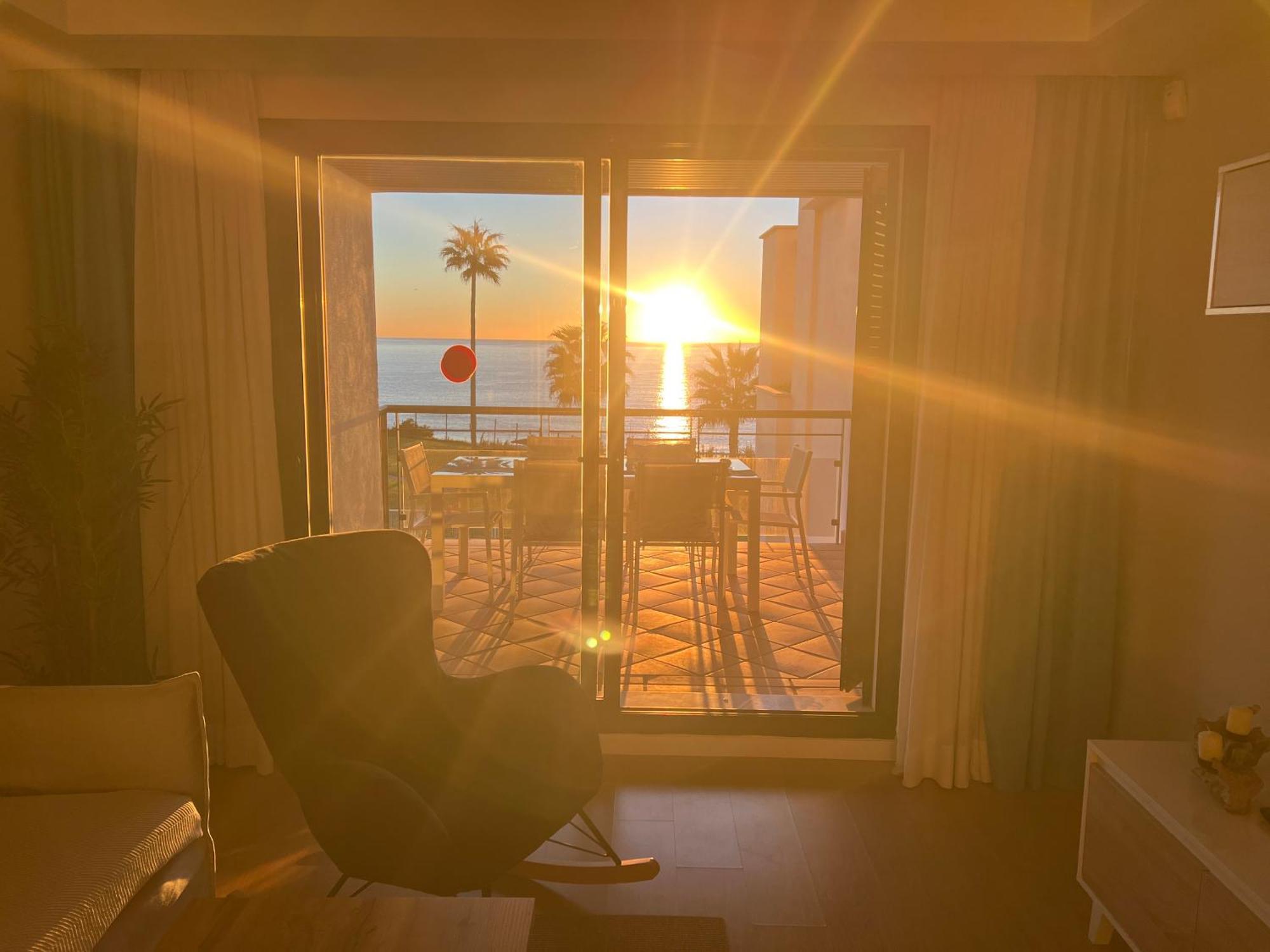 Sunrise Beach Front - Casares Del Mar Kültér fotó
